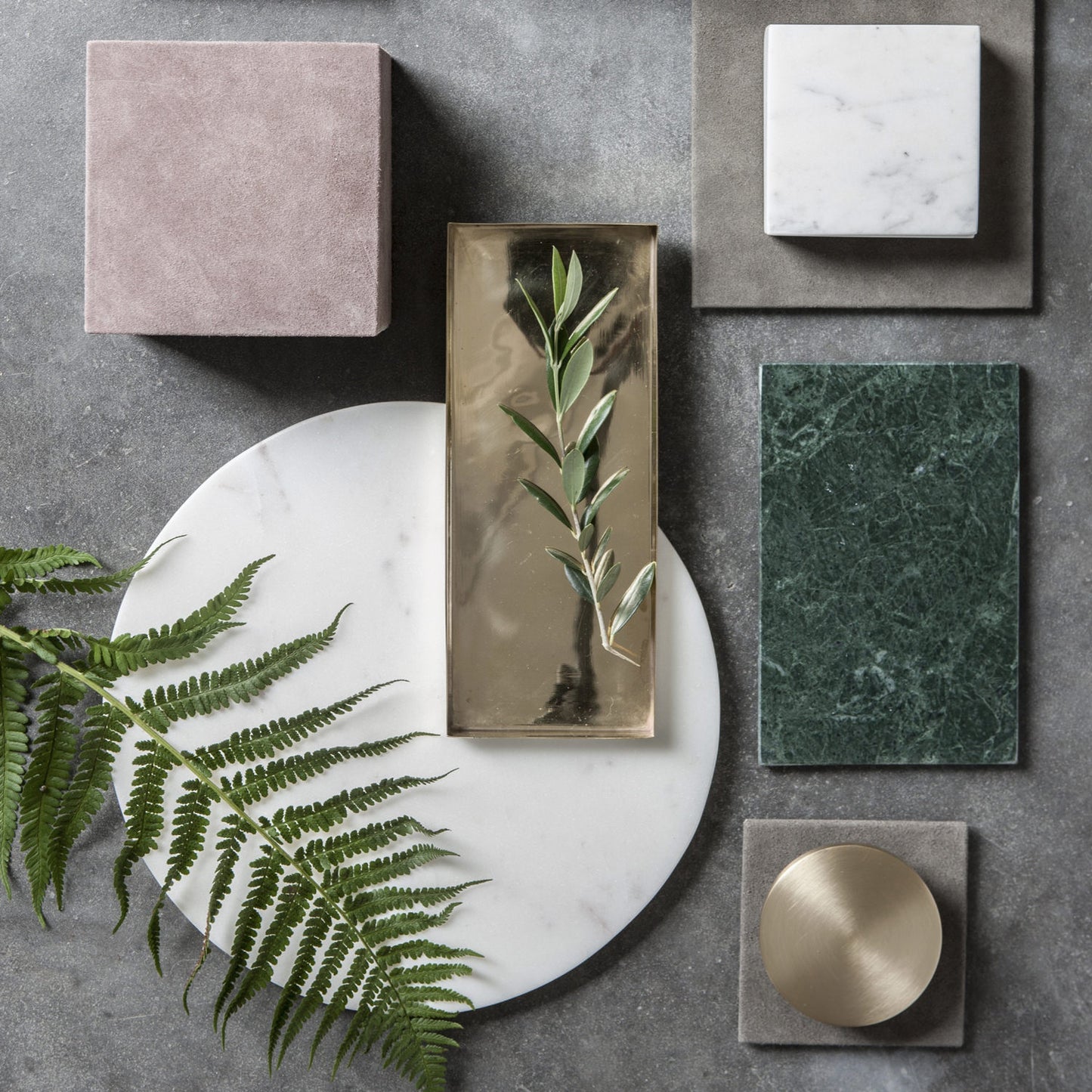 CHOPPING BOARD, ROUND, WHITE MARBLE