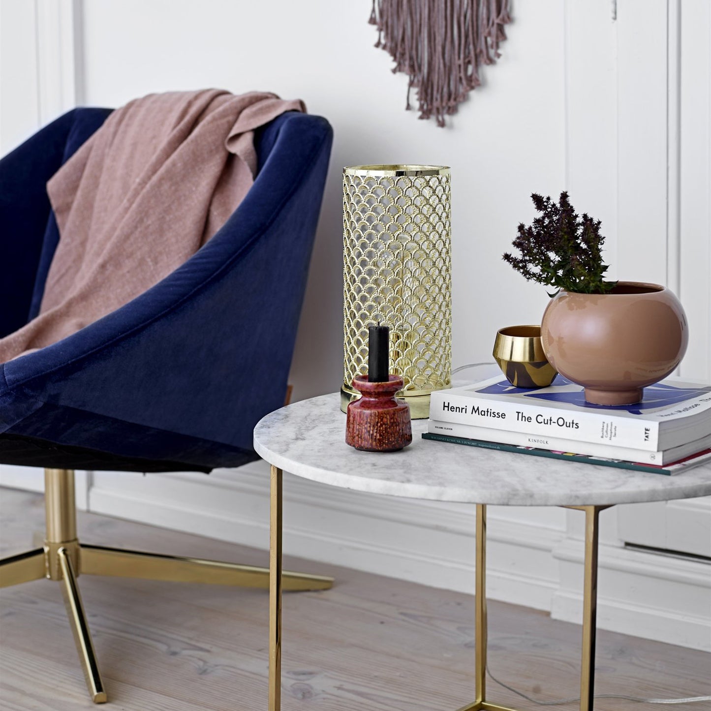 ELEGANT ARMCHAIR WITH BLUE VELVET