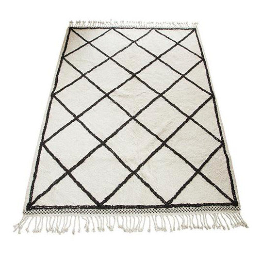 Oslo Black-White rug with diamond pattern in Berber style, handmade from 100% recycled cotton